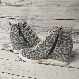 Linea Paolo leopard print silver size 5.1/2